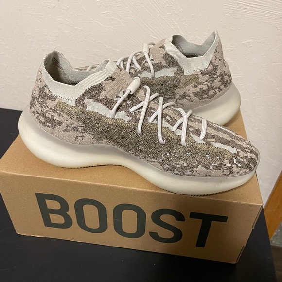 Yeezy Adidas Boost 380 - Picture 4 of 7